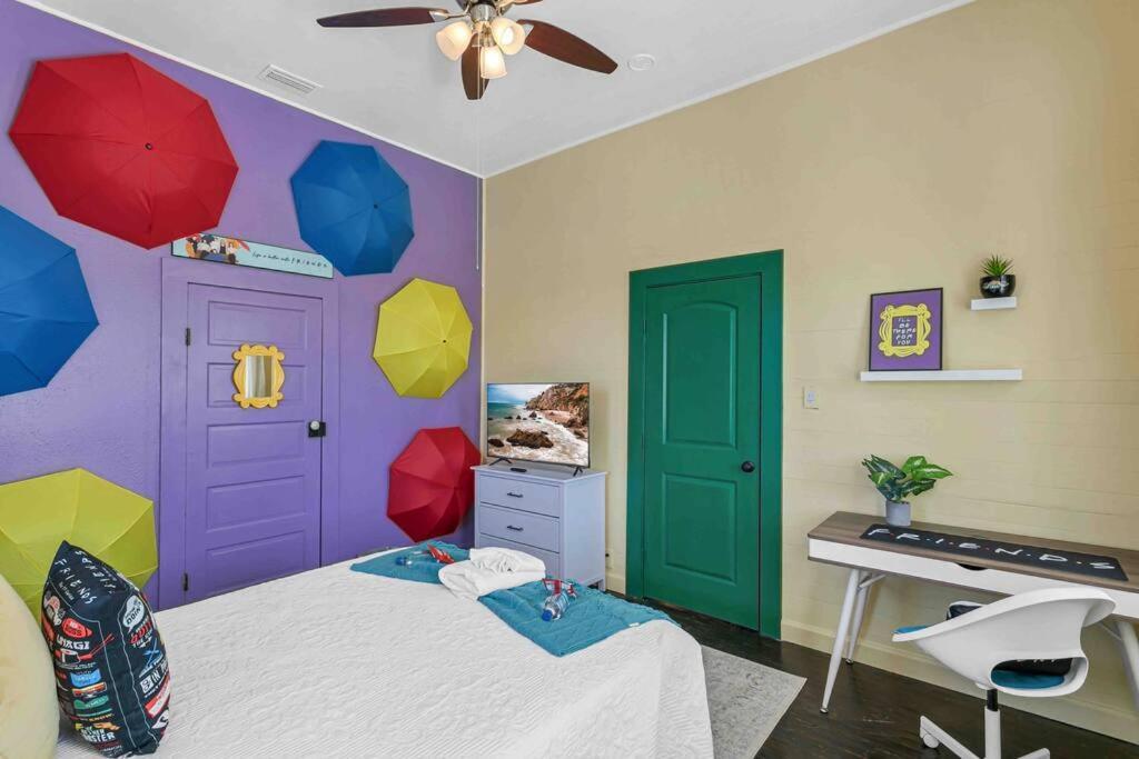 Friends Airbnb Themed 2Bed 2Bath Walkable To All Of Ybor Villa Tampa Luaran gambar