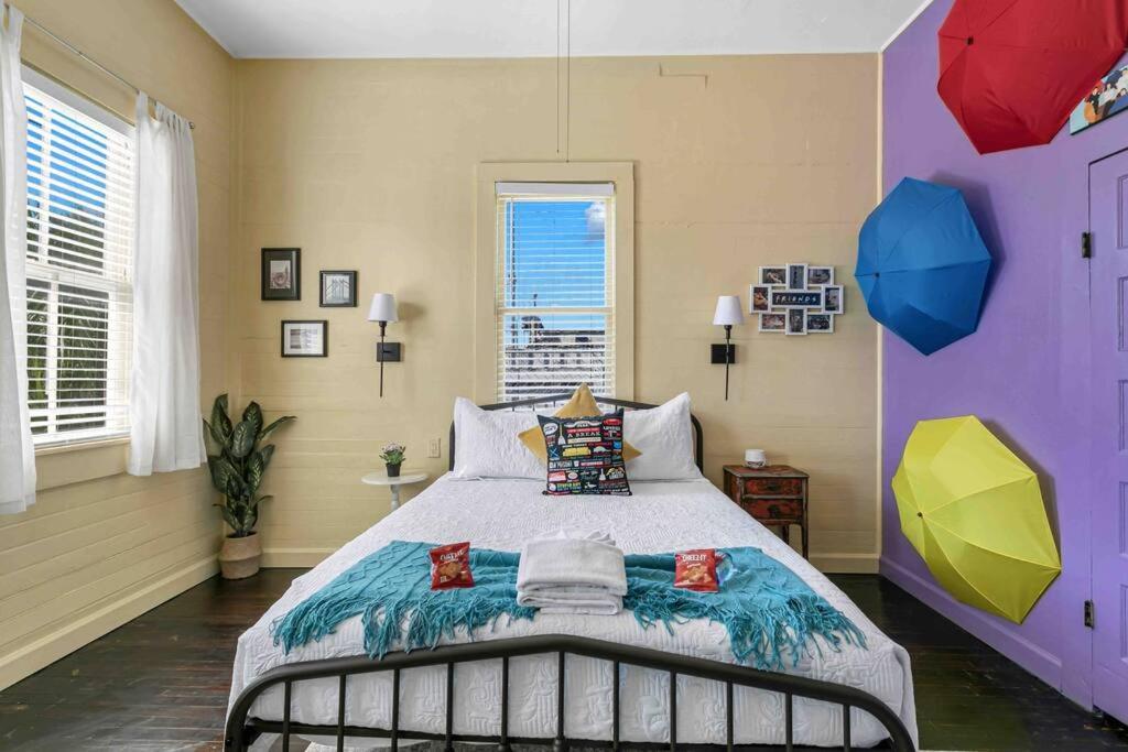 Friends Airbnb Themed 2Bed 2Bath Walkable To All Of Ybor Villa Tampa Luaran gambar